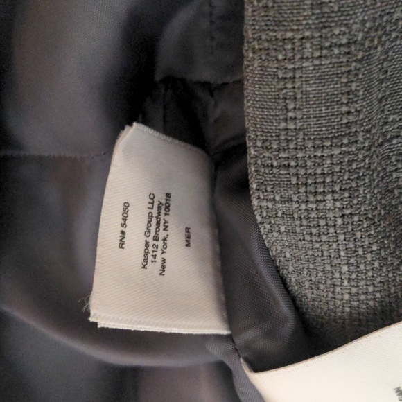 NWT Le Suit gray 2 piece career wear suit coat and skirt size 4 - Picture 8 of 13